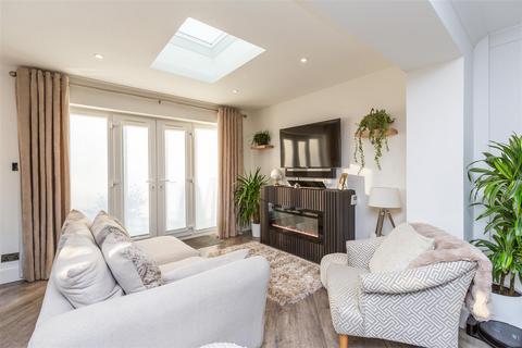 7 Olivers Mill, New Ash Green, Longfield, DA3 8RE