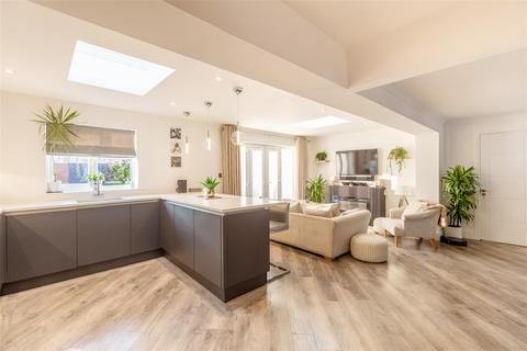 7 Olivers Mill, New Ash Green, Longfield, DA3 8RE