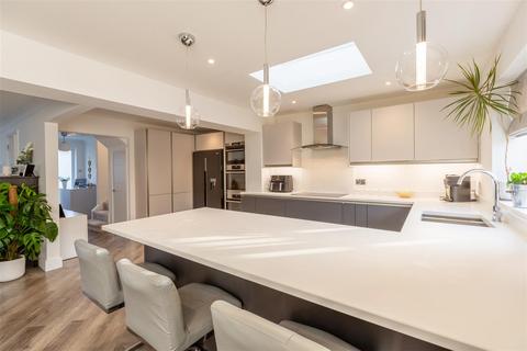 7 Olivers Mill, New Ash Green, Longfield, DA3 8RE