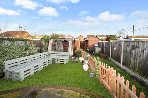 4 bedroom semi-detached house for sale, Canvey Island SS8