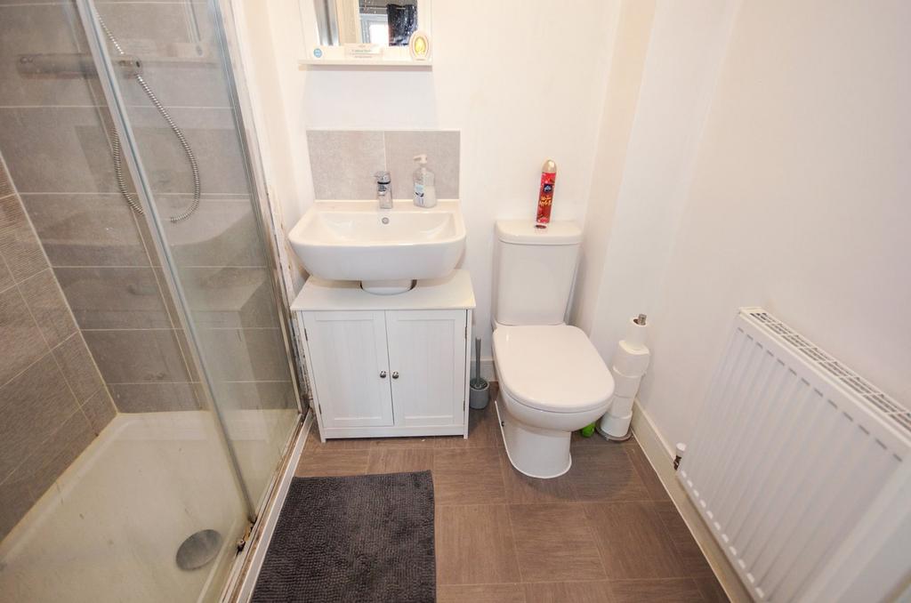 18 Flashman Road En Suite Brown and Cockerill