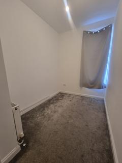 2 bedroom flat to rent, Silverdale Road, Eastbourne BN20