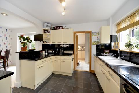 3 bedroom end of terrace house for sale, Sickle Road, Haslemere, Surrey, GU27