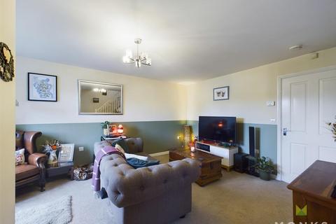 3 bedroom semi-detached house for sale, Greenfields Gardens, Shrewsbury