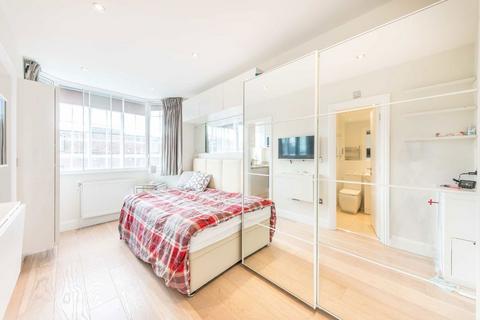 Studio to rent, Chelsea Cloisters, London SW3