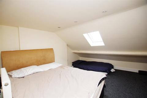 2 bedroom flat to rent, Montagu Street, Swindon SN2