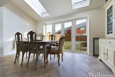 5 bedroom semi-detached house for sale, Armstrongs Fields, Aylesbury HP22