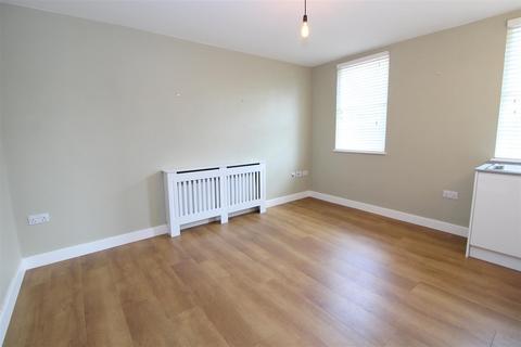 1 bedroom flat to rent, Porters Wood, St. Albans