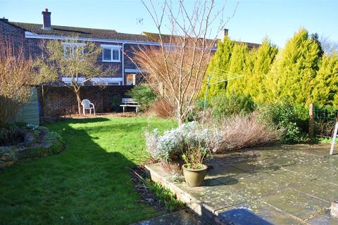 3 bedroom end of terrace house to rent, Dahlia Court, Andover SP10