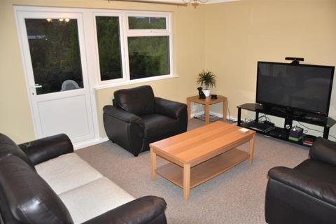 3 bedroom end of terrace house to rent, Dahlia Court, Andover SP10