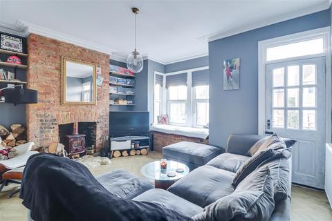 2 bedroom flat for sale, Retreat Road, Westcliff-On-Sea SS0