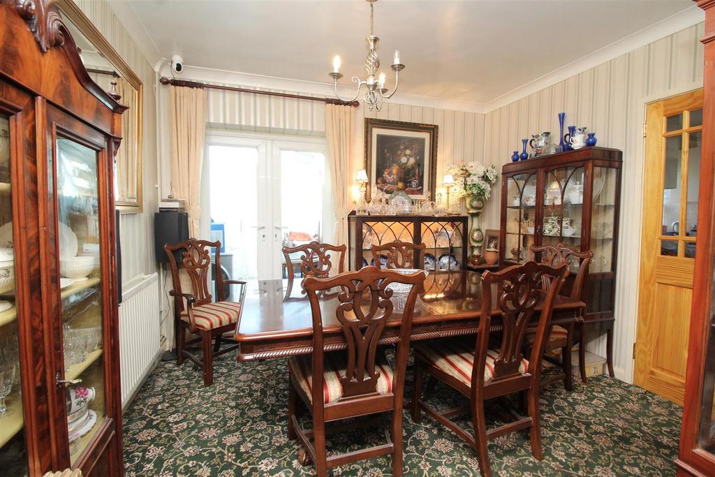 Dining room 2 .JPG