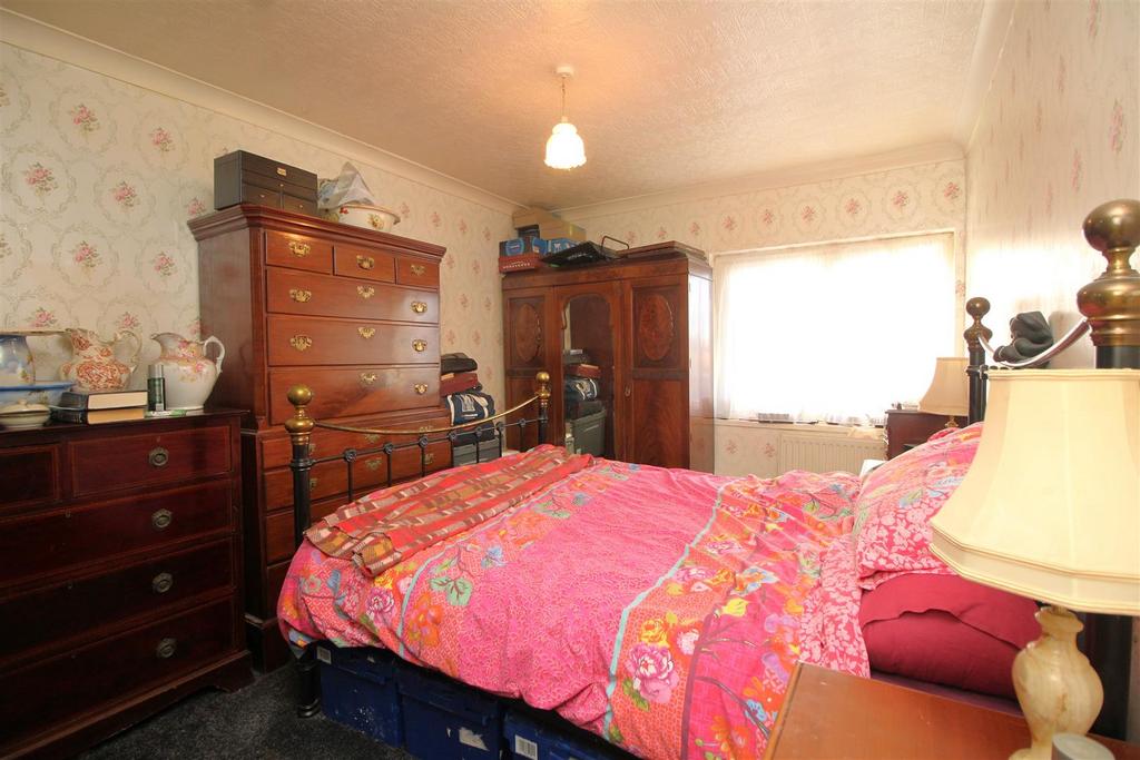 Bedroom 1 .JPG