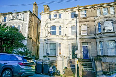 2 bedroom apartment for sale, Holmesdale Gardens, Hastings