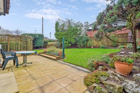 2 bedroom detached bungalow for sale, Woodridings Avenue, Hatch End, Pinner HA5