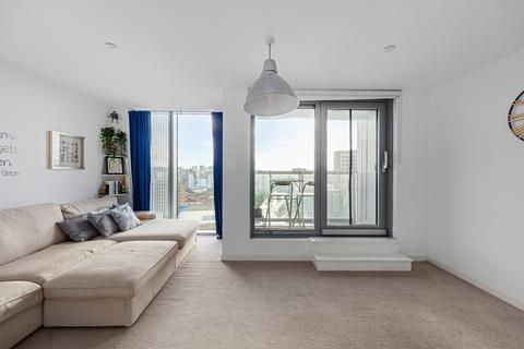 3 bedroom flat for sale, Dancers Way London SE8