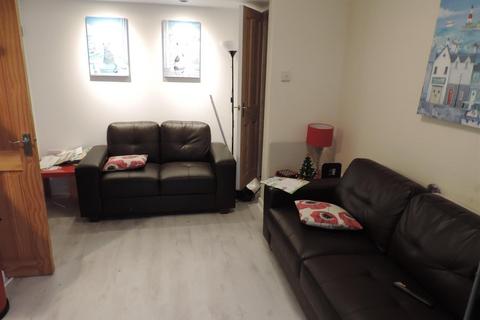 4 bedroom end of terrace house to rent, Rosewarn Close, Bath