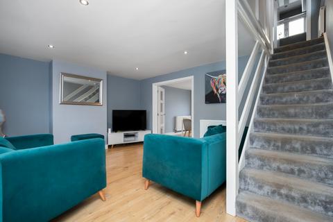 8 Boyd Orr Drive, Penicuik, EH26 0JZ