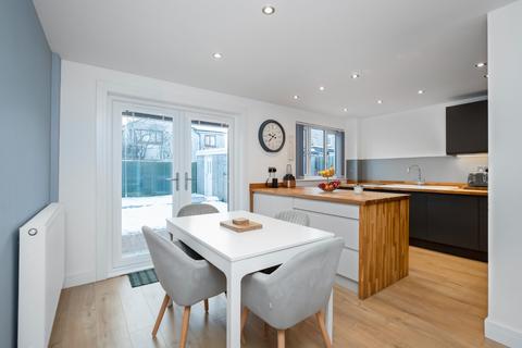 8 Boyd Orr Drive, Penicuik, EH26 0JZ