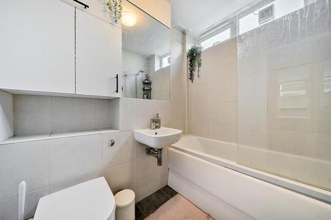 1 bedroom flat for sale, Summerley Street, Earlsfield