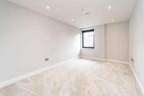 2 bedroom flat to rent, Finchley Road, Hampstead, London, NW3