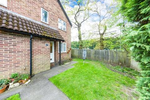 1 bedroom maisonette for sale, Vesey Close, Farnborough, Hampshire