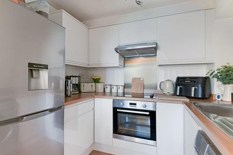 1 bedroom flat for sale, Cotswold Way, Worcester Park