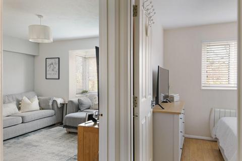 1 bedroom flat for sale, Cotswold Way, Worcester Park