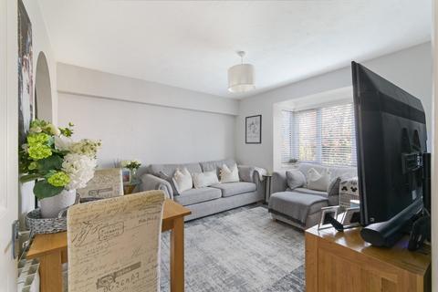 1 bedroom flat for sale, Cotswold Way, Worcester Park