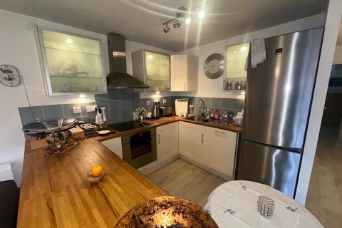 1 bedroom apartment to rent, Falcon Way, London E14