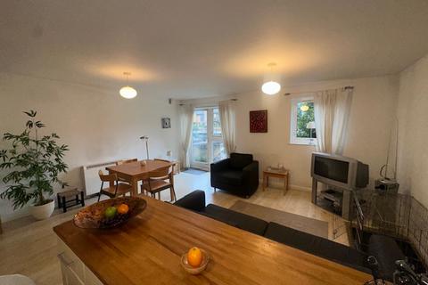 1 bedroom apartment to rent, Falcon Way, London E14