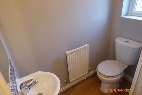 3 bedroom detached house to rent, Johnstown, Carmarthen,