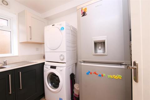 2 Cranbrook Close, Wheldrake, York, YO19 6BY