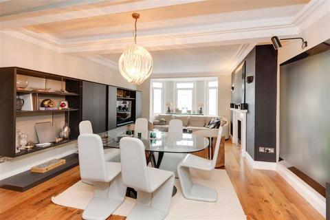 4 bedroom flat to rent, Onslow Square, London SW7