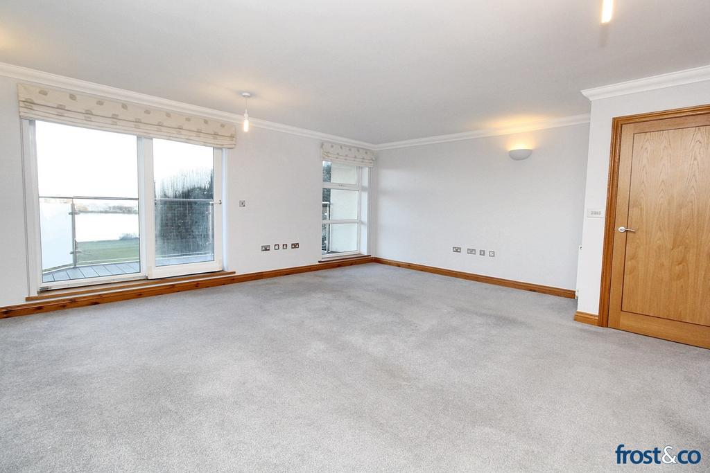 Lounge to Balcony