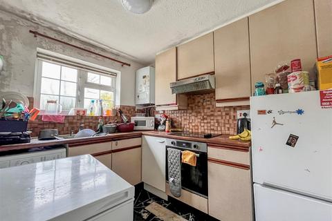 2 bedroom maisonette for sale, Linnet Close, Bushey