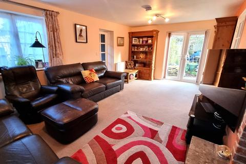 4 bedroom end of terrace house for sale, The Street, Holton