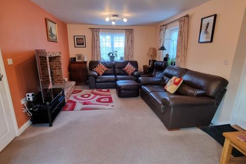 4 bedroom end of terrace house for sale, The Street, Holton