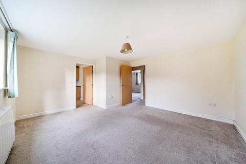 2 bedroom flat for sale, Sherriff Close, Esher, KT10