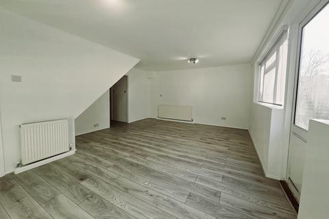 4 bedroom end of terrace house to rent, Links Way, Hendon, NW4