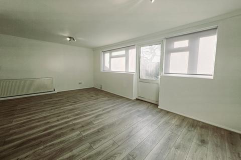 4 bedroom end of terrace house to rent, Links Way, Hendon, NW4