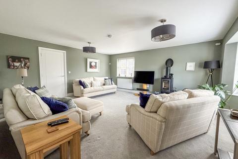 38 Augusta Drive, Hockley, SS5 4FY