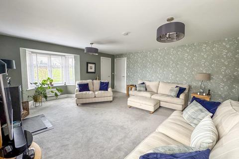 38 Augusta Drive, Hockley, SS5 4FY