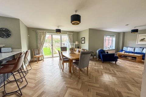 38 Augusta Drive, Hockley, SS5 4FY