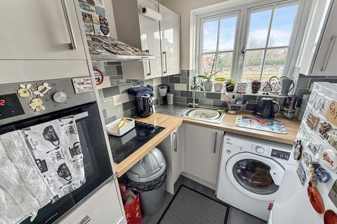 2 bedroom flat for sale, Tor House, Wessex Walk