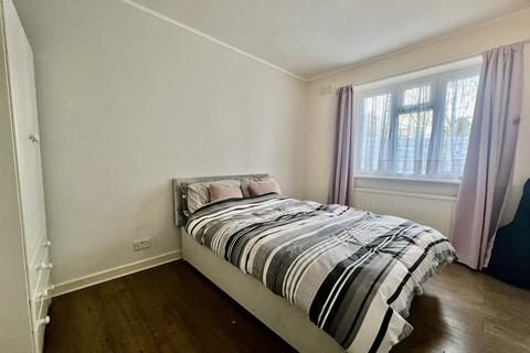 2 bedroom ground floor flat to rent, High Mead, Harrow HA1