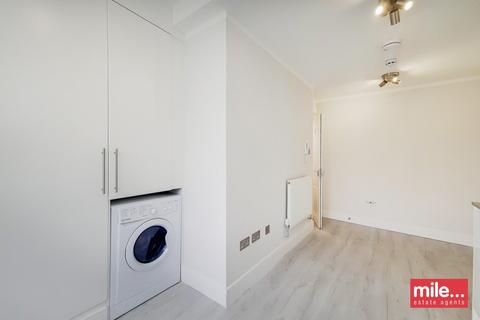 Studio to rent, North End Road, London