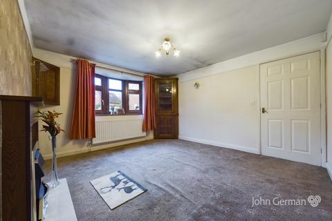 8a Bridge Road, Uttoxeter, ST14 8BA