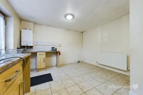 8a Bridge Road, Uttoxeter, ST14 8BA