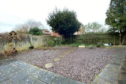 8a Bridge Road, Uttoxeter, ST14 8BA